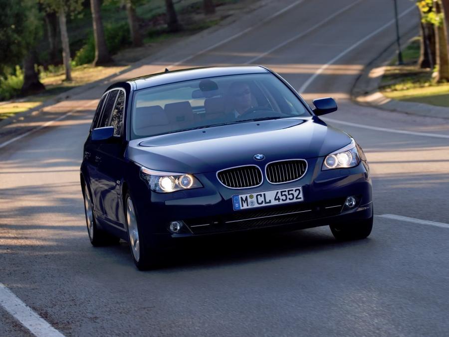  BMW 530i Touring 2007 года  (фото 40 из 46)